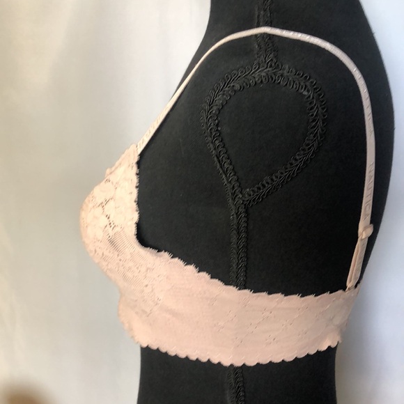 NAUTICA blush colored lace bra. Size Small. Soft padding with adjust straps. - Picture 4 of 7